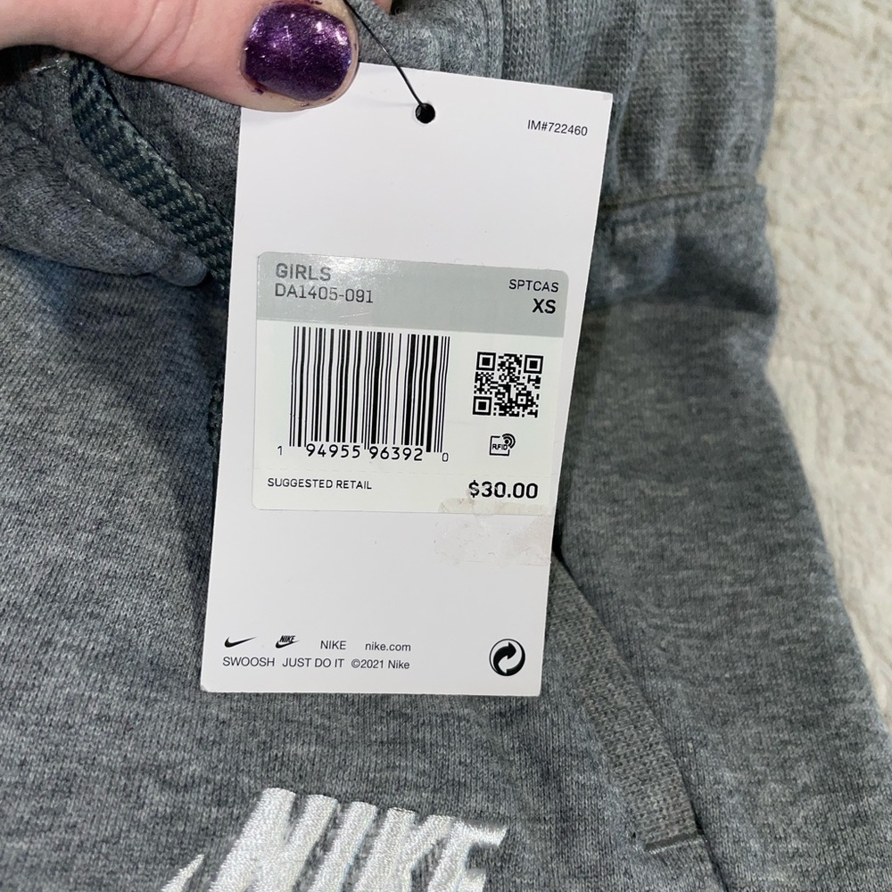 NEW NWT GIRLS NIKE GRAY SHORTS. NO DISCOUNT ON THIS ITEM - Picture 2 of 13
